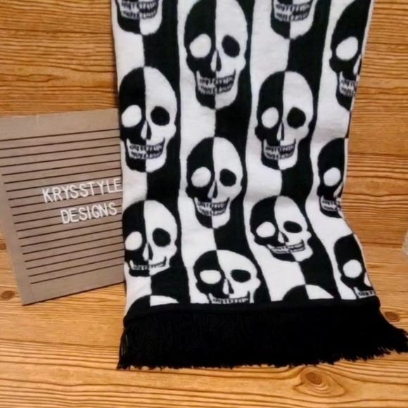 Docofil Other - Docofil Halloween Skull Spooky Fleece‎ Throw Blanket 51 x 67 New NWT